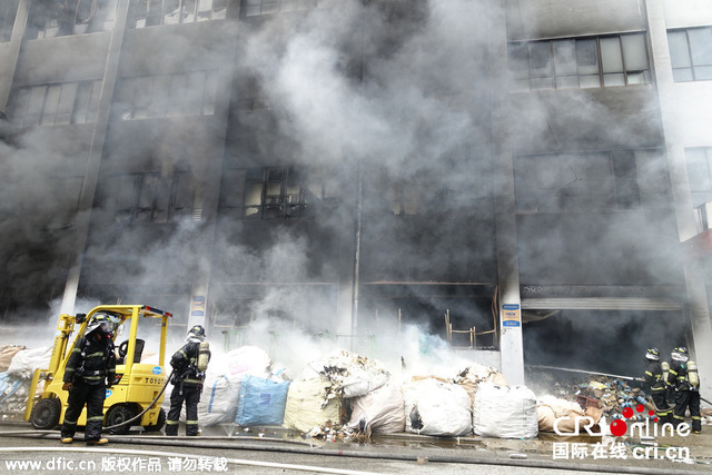 韓國大邱一家服裝工廠四層樓建築失火
