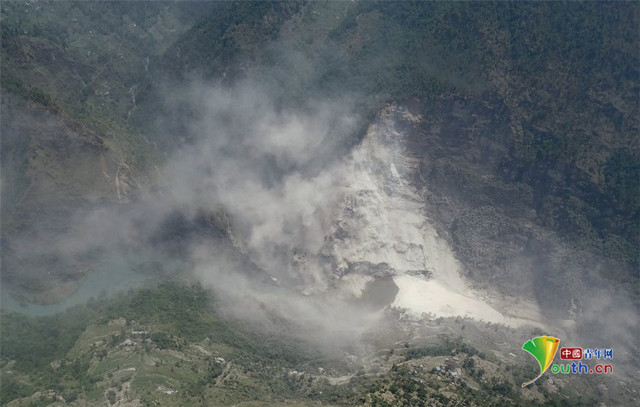 實拍尼泊爾山體滑坡災難場景