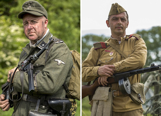 500多名军迷重现诺曼底登陆战场景