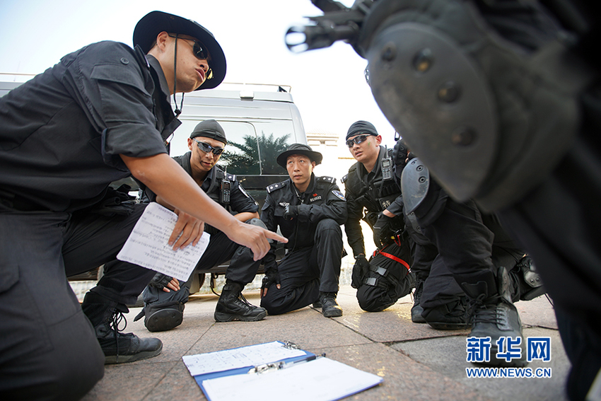 【区县联动列表】重庆涪陵警方反恐演练场面似大片 【区县联动列表】重庆涪陵警方反恐演练场面似大片