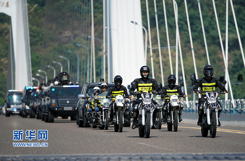 【区县联动列表】重庆涪陵警方反恐演练场面似大片 【区县联动列表】重庆涪陵警方反恐演练场面似大片