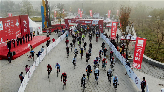 “不止骑·2020第二届环南京自行车赛”浦口区站开赛