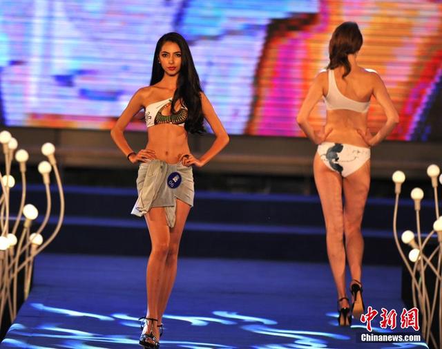 世界超模巅峰对决“中国风”惊艳亮相 世界超模巅峰对决“中国风”惊艳亮相