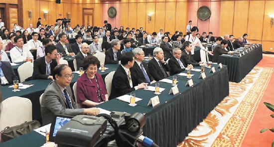 张荣顺阐释香港普选方案完美之处