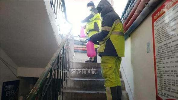 一天消殺5000余個單元!哈爾濱南崗區城管局千余名環衛工人支援社區疫情防控