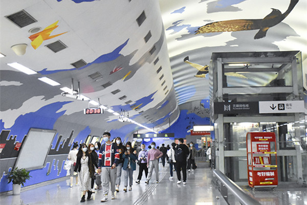 สถานีรถไฟ อีกหนึ่งจุดท่องเที่ยวยอดฮิตในนครฉงชิ่ง