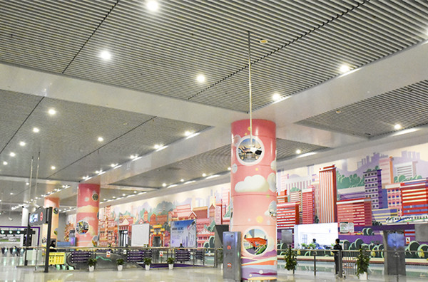 สถานีรถไฟ อีกหนึ่งจุดท่องเที่ยวยอดฮิตในนครฉงชิ่ง