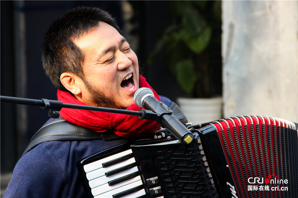 图片默认标题_fororder_为祖国歌唱---摄于成都东郊记忆。作者：吴忠明