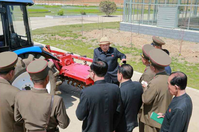 金正恩视察综合种苗场施工现场 其妹时隔47天再露面