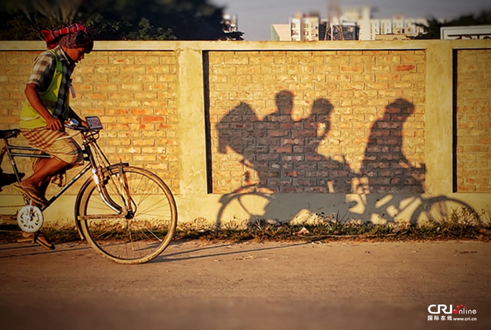 图片默认标题_fororder_《在路上》--作者：李敬东