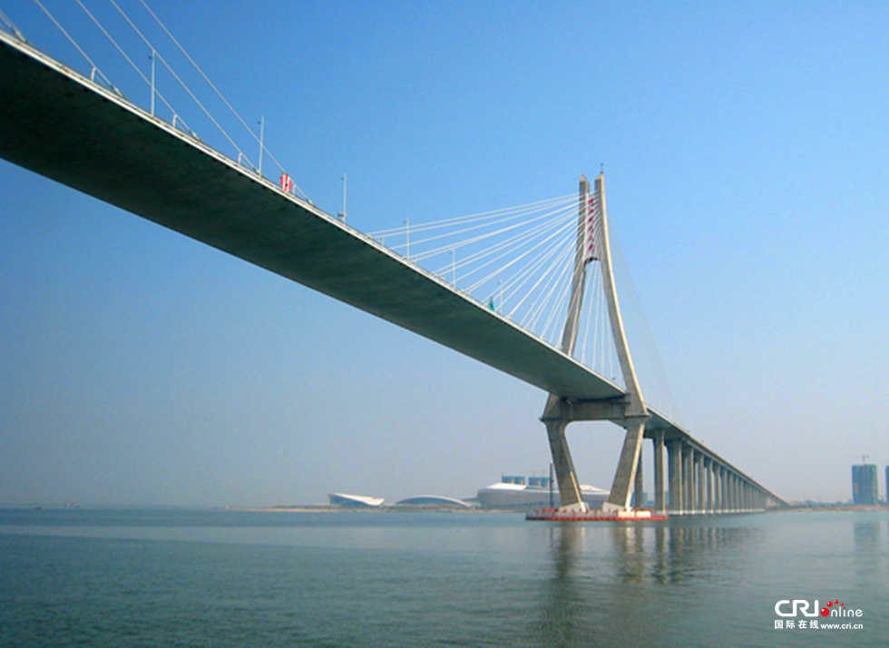 图片默认标题_fororder_《跨越》-陈永锋摄-中国国籍-摄于湛江市-电话13692399783