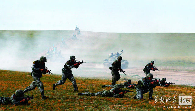 第27军大量猛照公开 坦克一眼望不到头