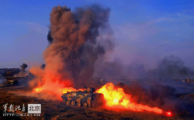 第27军大量猛照公开 坦克一眼望不到头