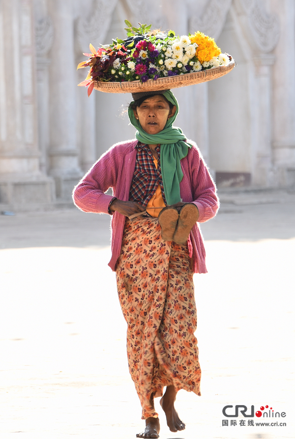 图片默认标题_fororder_《阿兰达寺的送花妇人》