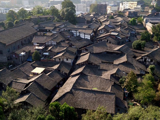 Visit the Ancient Town of Enyang to Experience Different Humanistic Feelings
