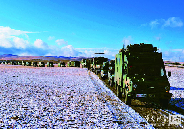 第27军大量猛照公开 坦克一眼望不到头