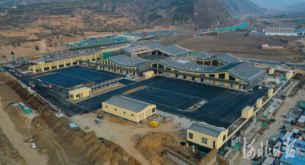 河北张家口：崇礼客运枢纽工程进入尾声