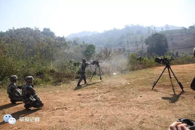 解放军演习部队集结中缅边境
