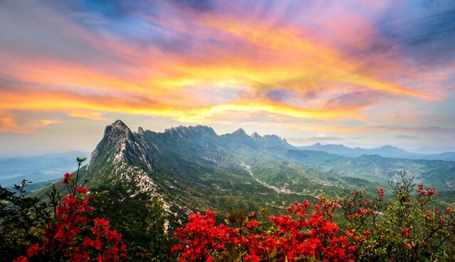 人间美景！上饶灵山“天空之境”开放日 现场游客络绎不绝