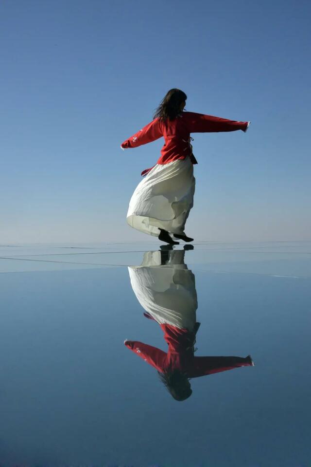 人间美景！上饶灵山“天空之境”开放日 现场游客络绎不绝