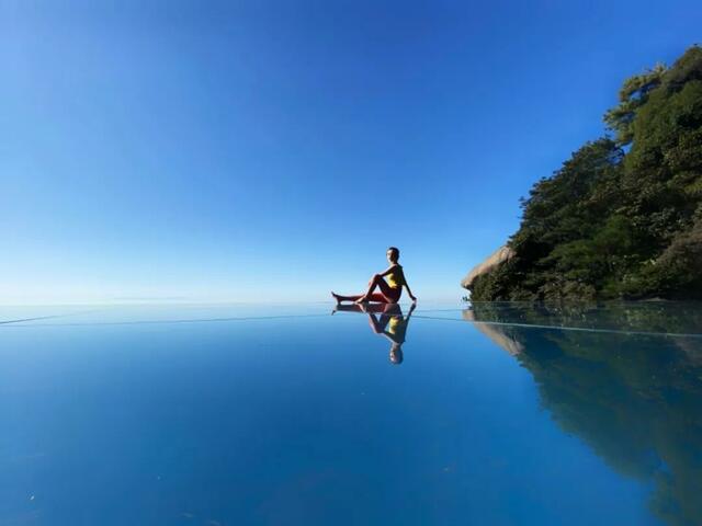 人间美景！上饶灵山“天空之境”开放日 现场游客络绎不绝