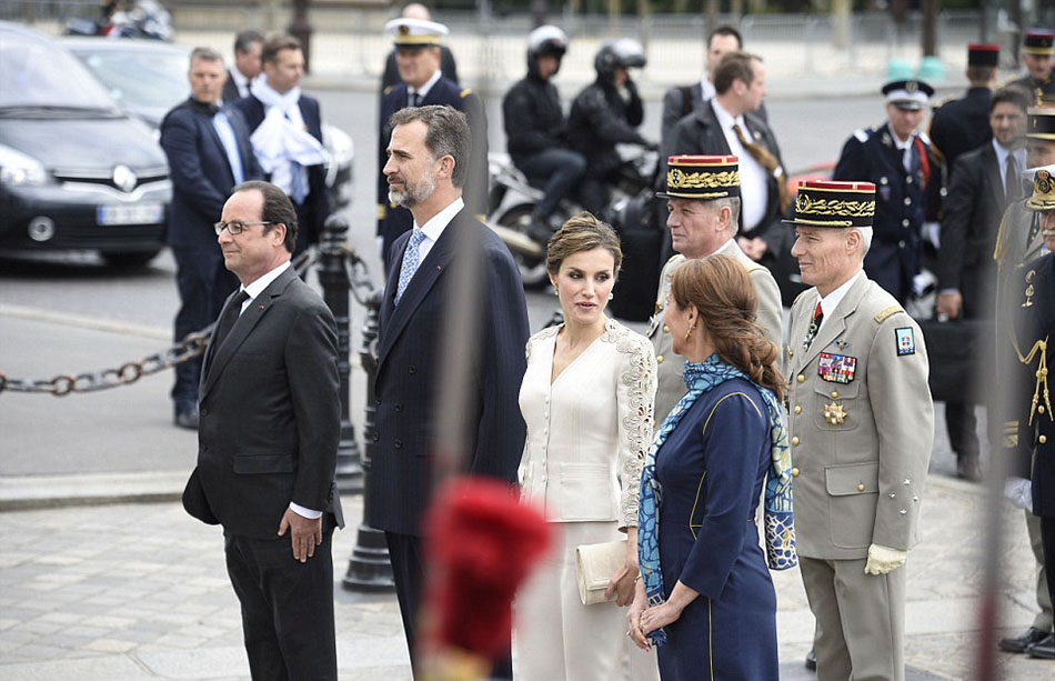 西班牙国王夫妇访法 奥朗德请出前女友罗雅尔"救场"