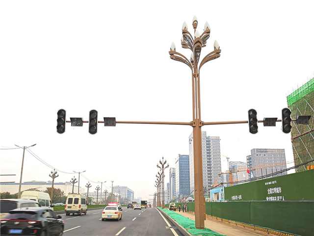 武漢首個5G智慧路燈示範項目點亮光谷