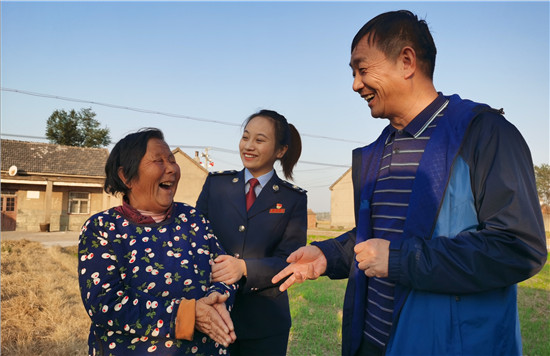 连云港灌云县：原驻村第一书记“回娘家”