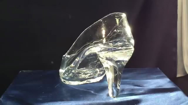 日本出售可以穿的玻璃鞋 一秒變身灰姑娘