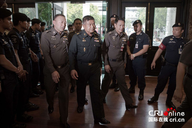泰国陆军中将前往警察局自首 涉嫌移民偷渡事件