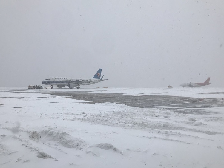 黑龙江暴雪导致哈尔滨机场取消130架次航班