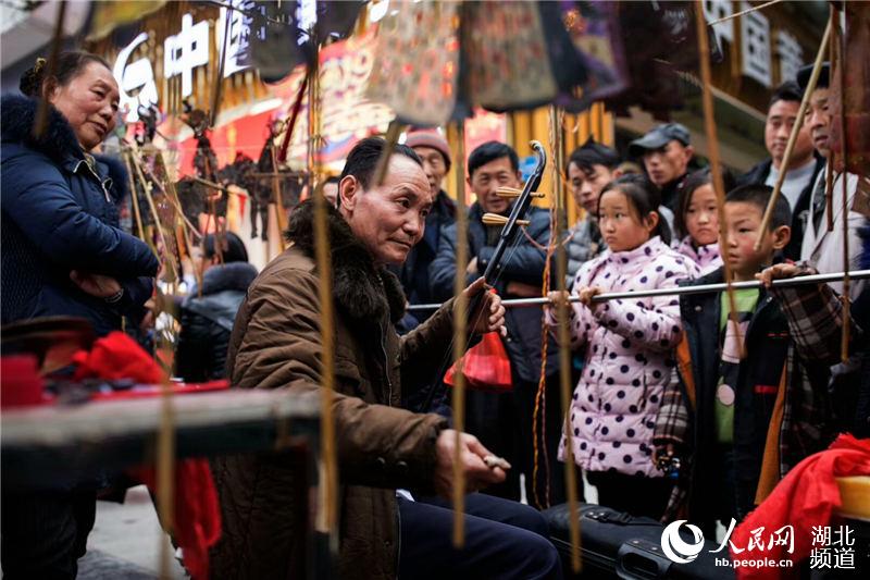 湖北鶴峰：傳統民俗鬧新春 非遺年貨添年味