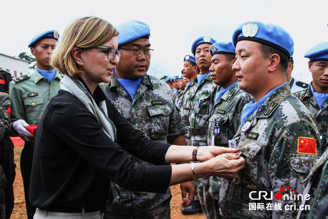 联合国第十七次授予中国赴利比里亚维和部队和平荣誉勋章