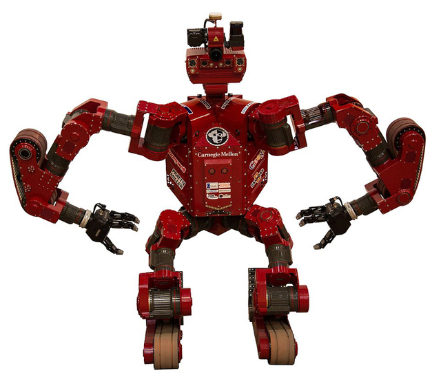 美国举办机器人大赛 现实版变形金刚比拼救灾技能