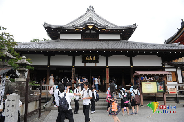 日本学生神庙祈愿金榜题名