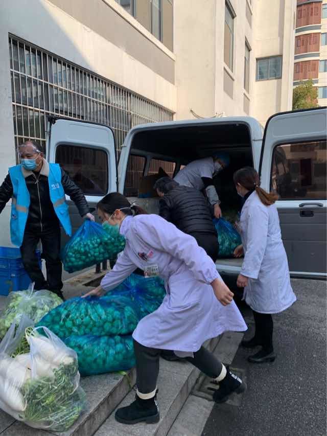 点赞！美团旗下餐饮供应链平台快驴进货向“战疫”一线捐赠16吨新鲜蔬菜