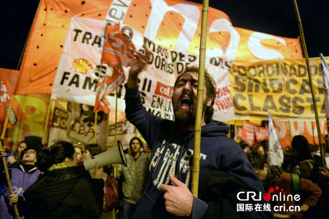 阿根廷运输业工人发起24小时罢工 抗议损害低收入者税制