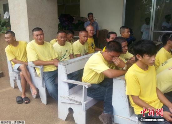 菲律宾释放9名被扣中国渔民 “坐牢”已1年