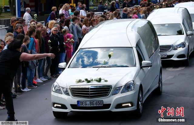 德國之翼空難遇難者遺體運回哈爾騰 德國之翼空難遇難者遺體運回哈爾騰