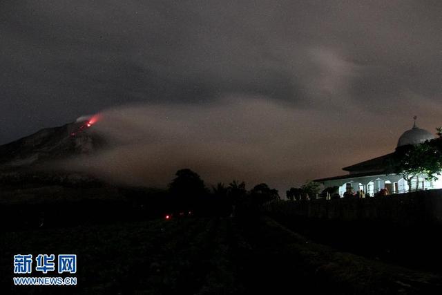 印尼錫納朋火山噴發