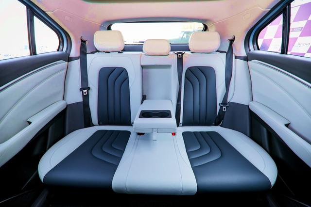 汽车频道【供稿】哪吒U向上的力量 | 站在命运B面的人—杨潮