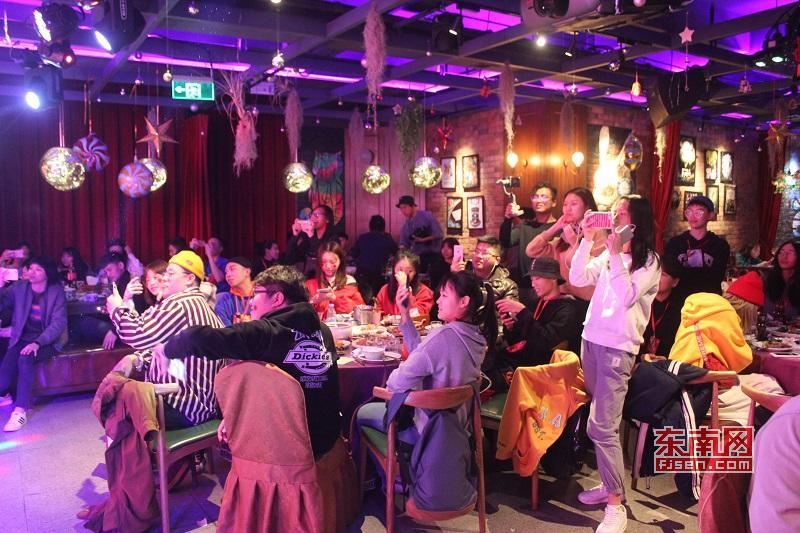 【台海主推】【福州】【移动版】【Chinanews带图】两岸青年学子福州共度“小年夜”