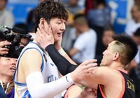 郭艾伦王哲林双星闪耀 MVP之争乃中国篮球之幸