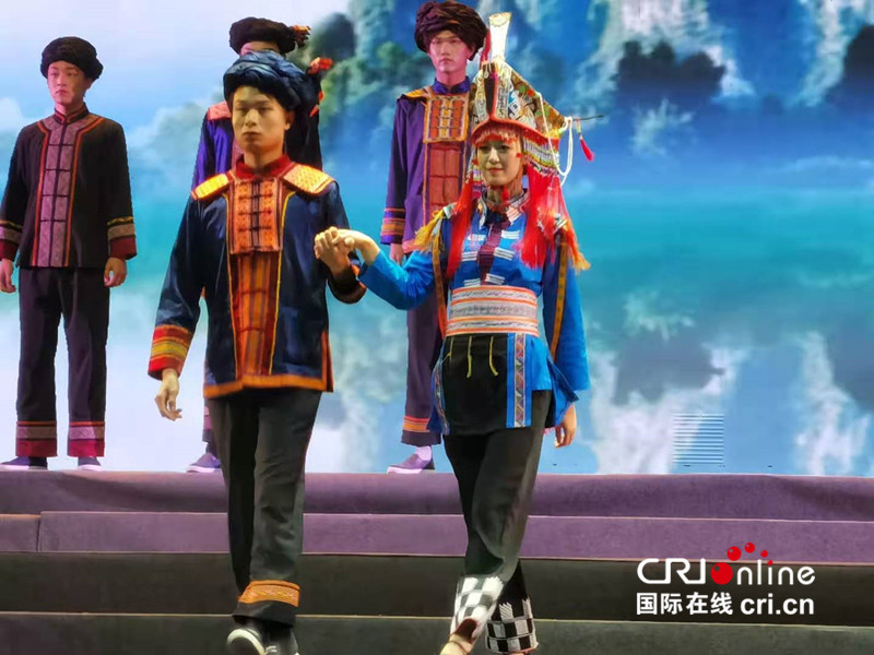 “壯美霓裳之夜”首屆壯美廣西民族服飾展演在南寧舉行