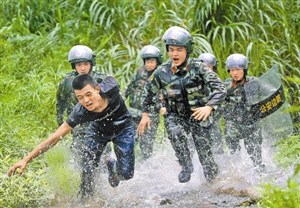 深港警方開展反偷渡、反走私專項演練