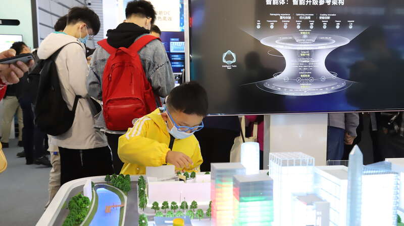 在乌镇，为孩子埋下“互联网之光”的种子