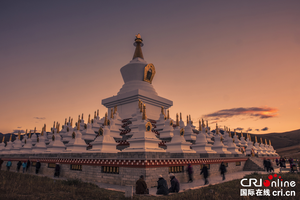 图片默认标题_fororder_《朝圣》 黄是春+ 中国+15962890788+摄于稻城亚丁