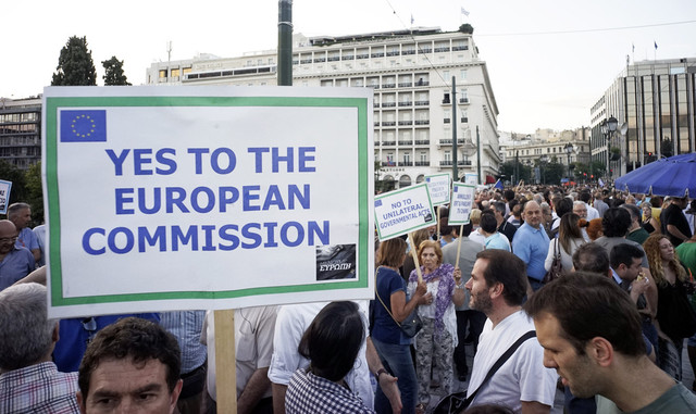 希腊示威者集会要求继续留在欧元区