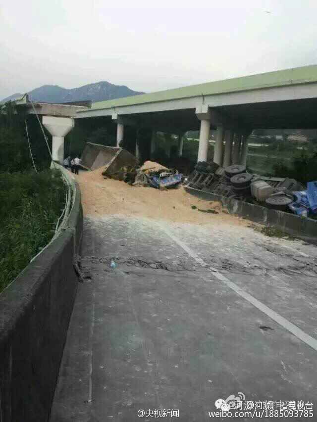 粤赣高速广州至河源方向匝道断裂 车辆坠落致1死4伤 粤赣高速广州至河源方向匝道断裂 车辆坠落致1死4伤