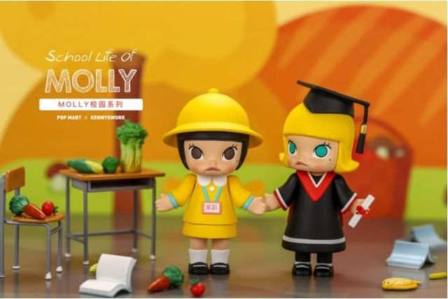 泡泡玛特携molly校园系列惊喜上线 还有设计师同款老师角色哦!